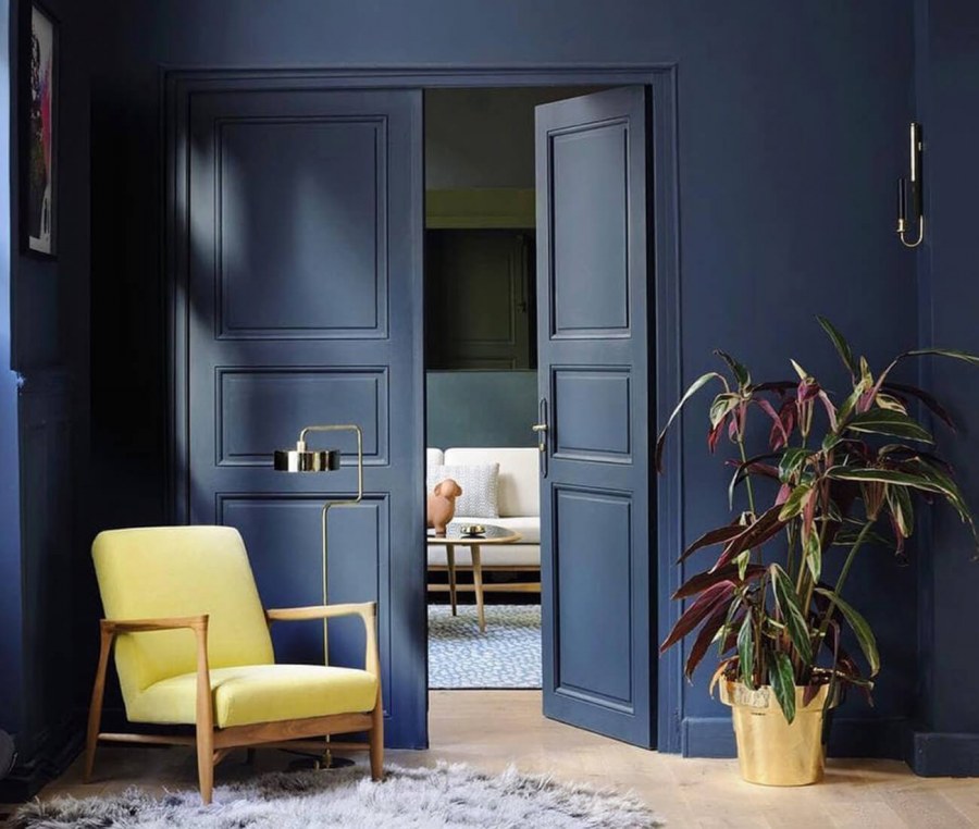 Двери в цвет стен