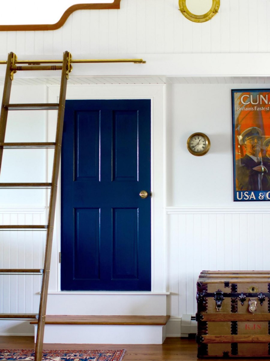 Дверь синяя в комнату