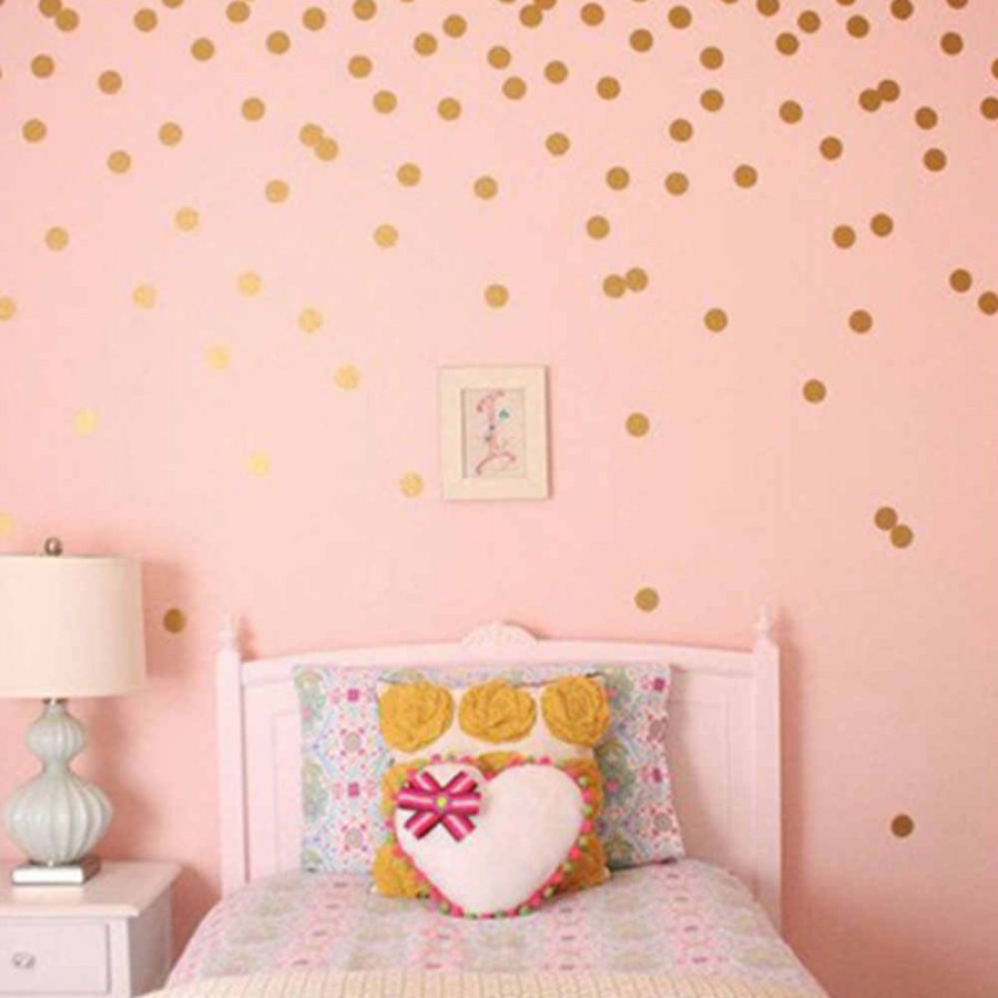 Стены в детской комнате