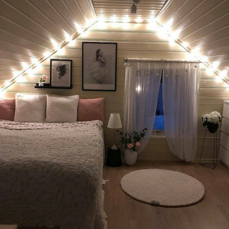 Интерьер мансардной комнаты