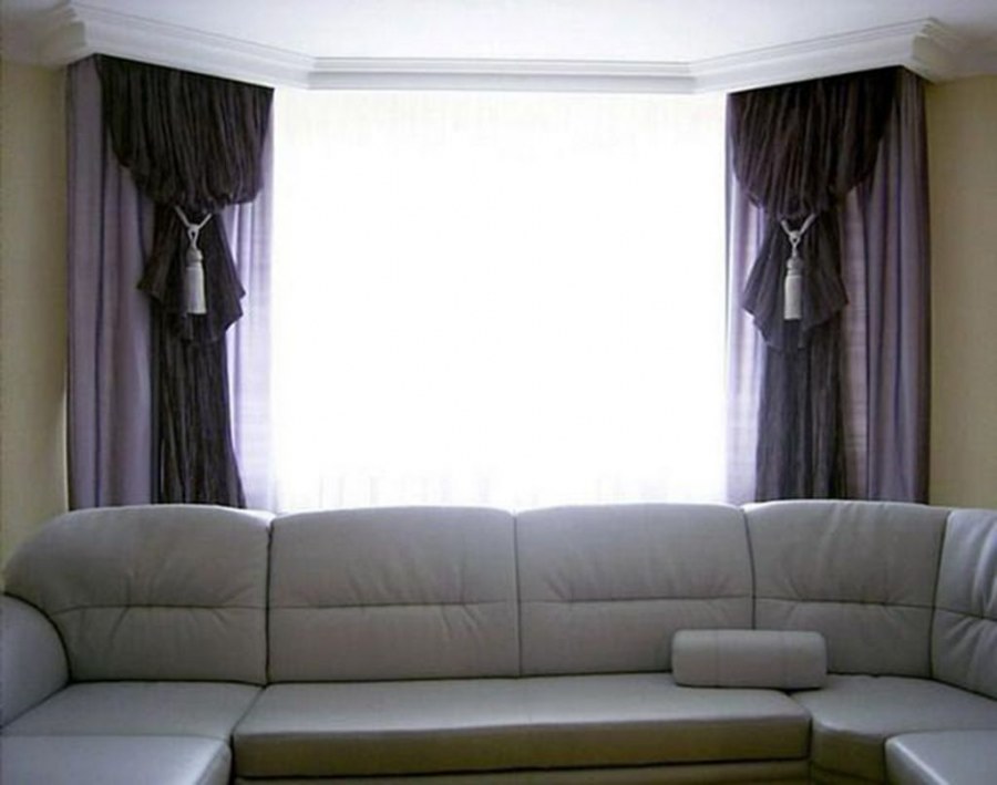Шторы для зала с угловым диваном