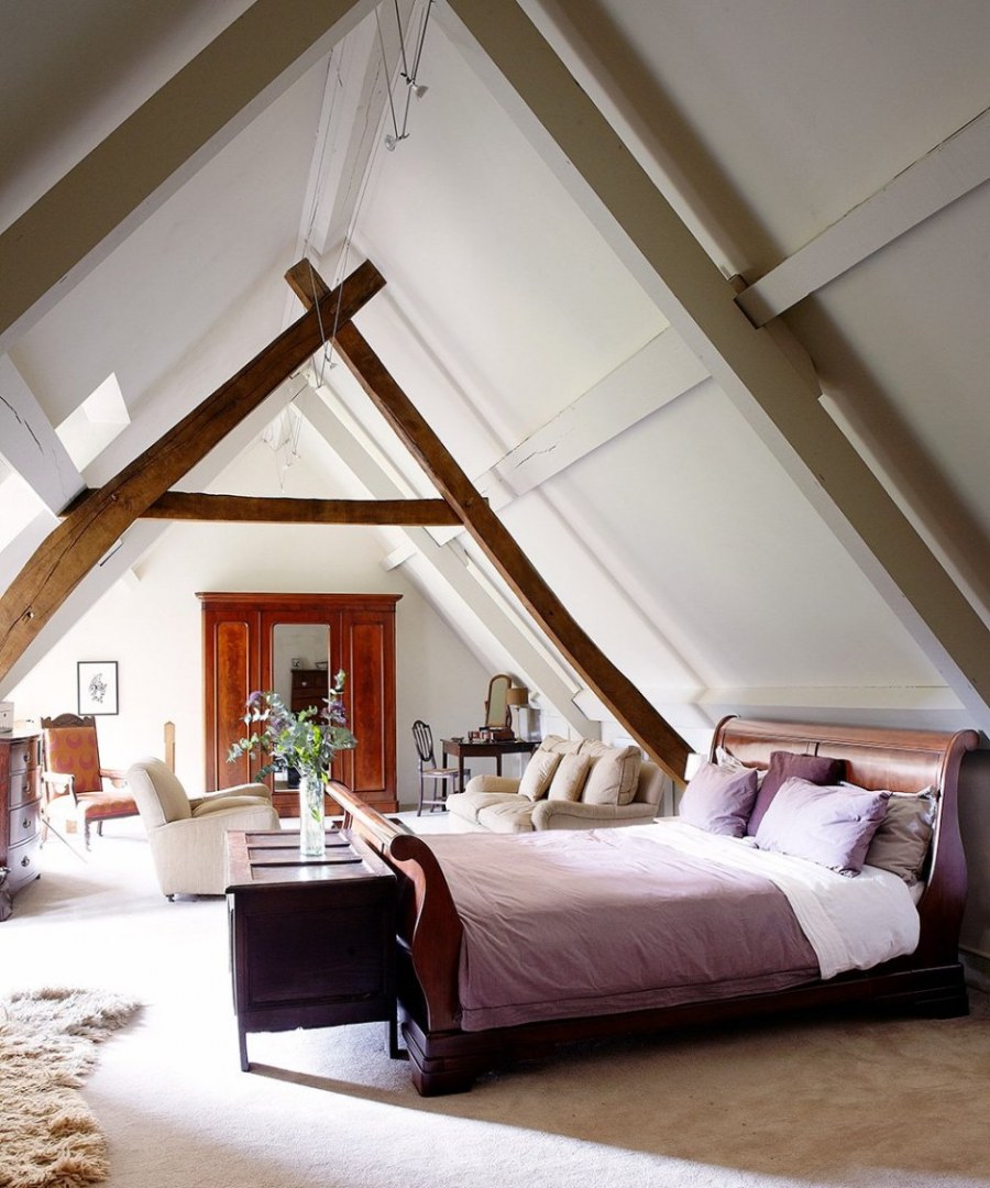 Интерьеры мансард на вальмовой крыше