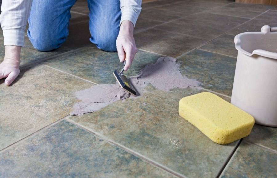 Затирка швов кафельной плитки на полу