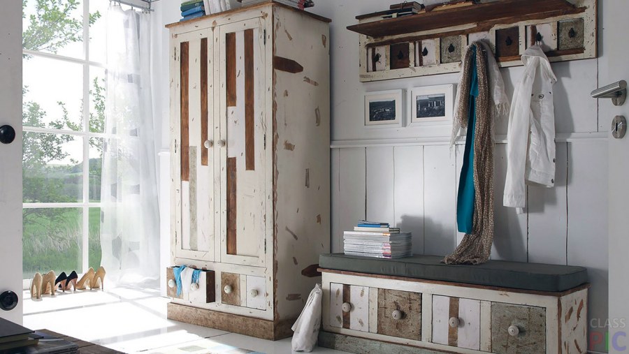 Прихожая в стиле шебби Шик