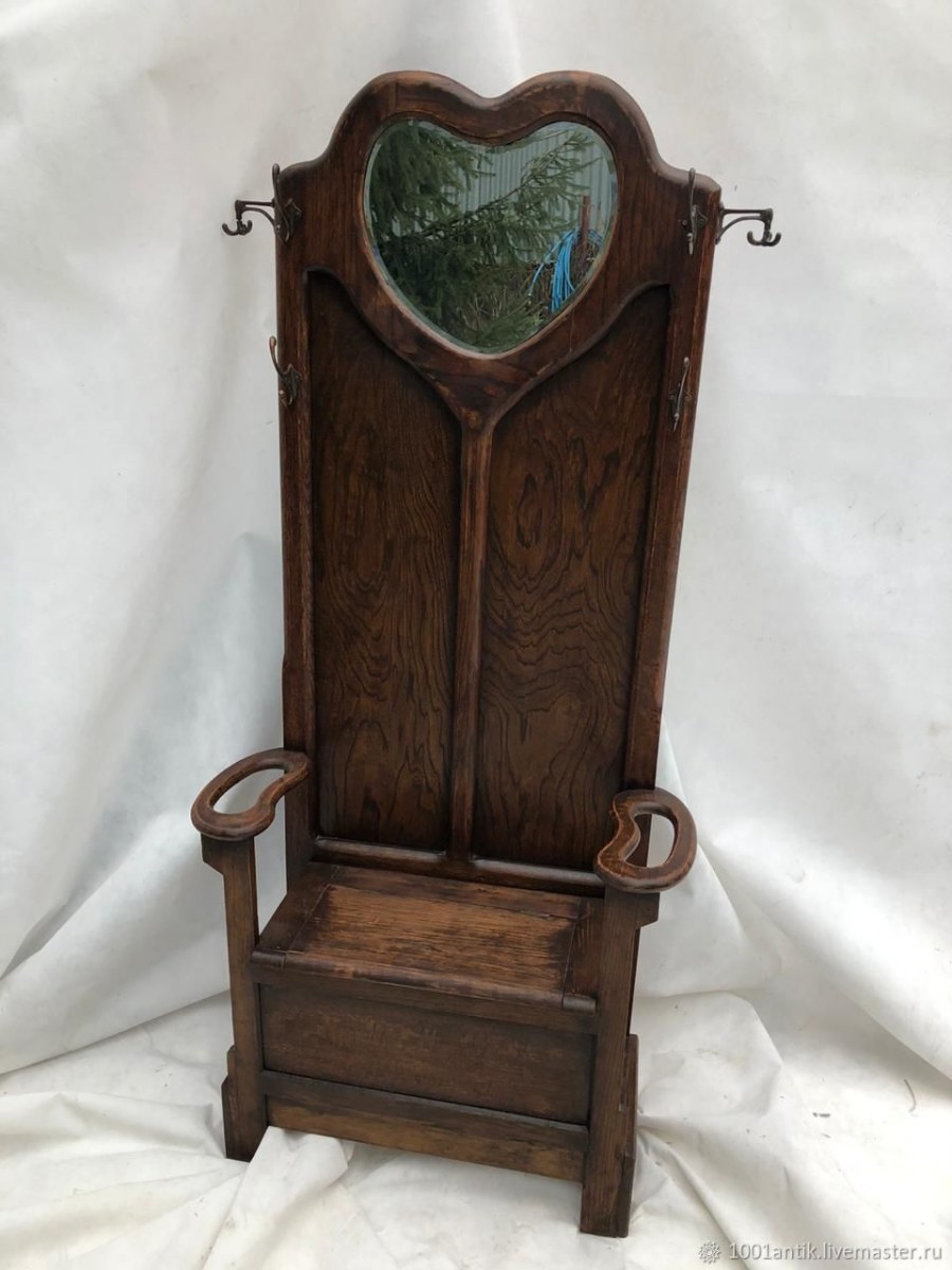 Старинная прихожая антикварная