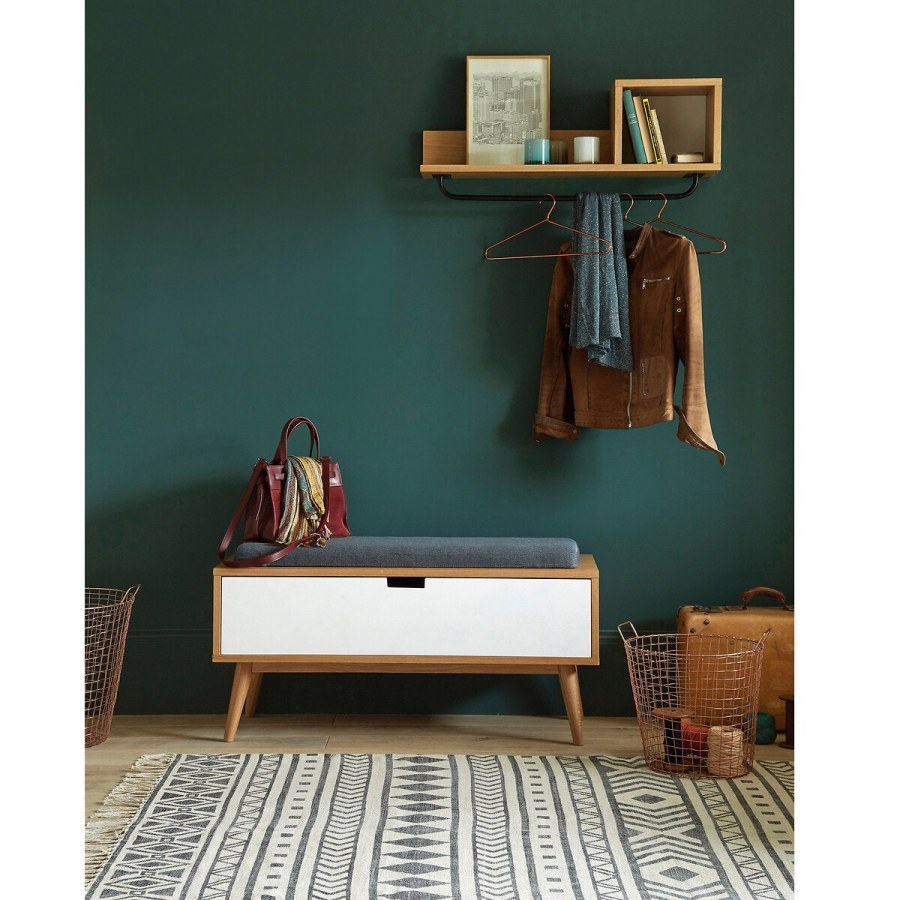 Прихожая в стиле ретро