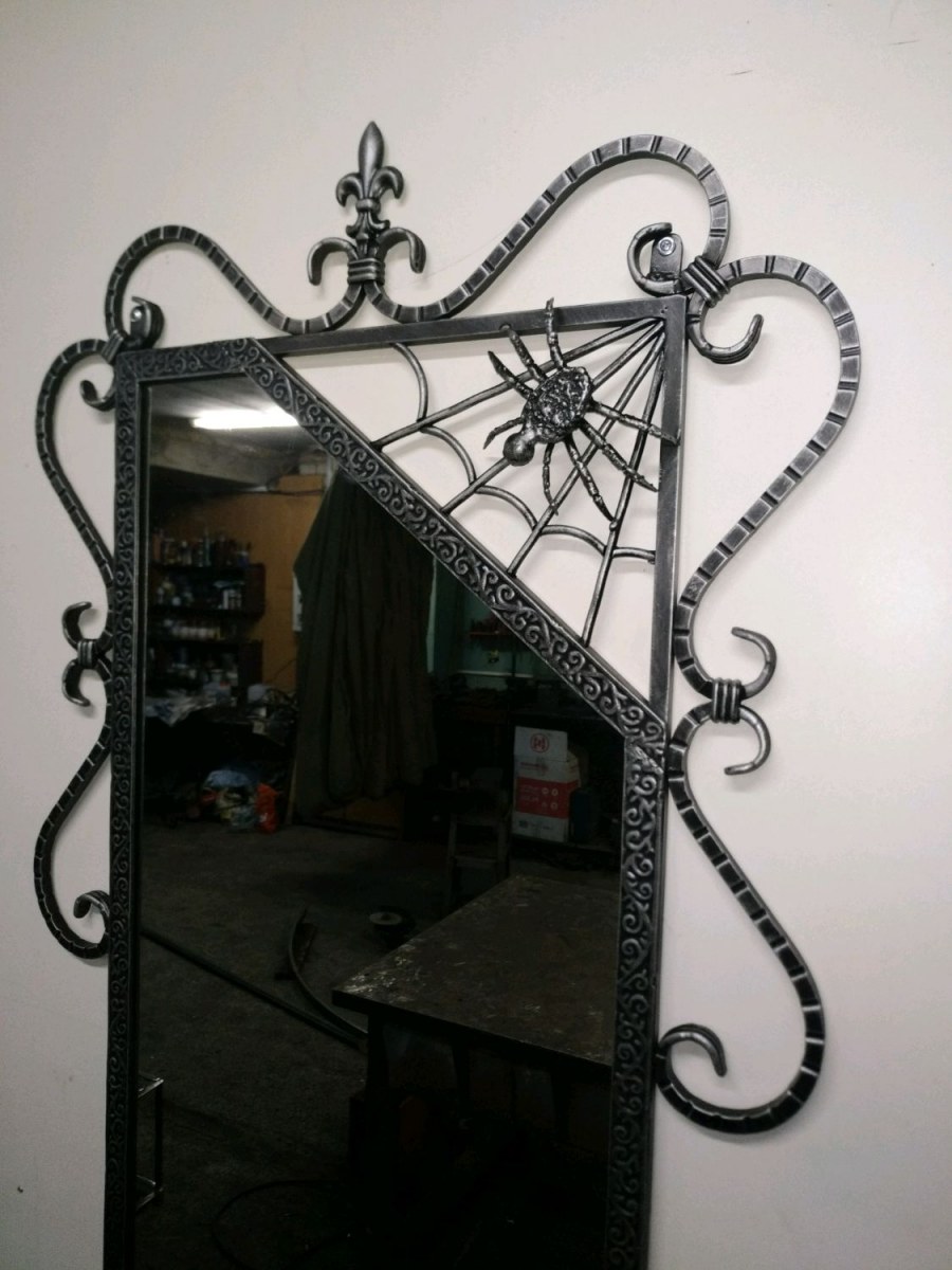 Кованые зеркала