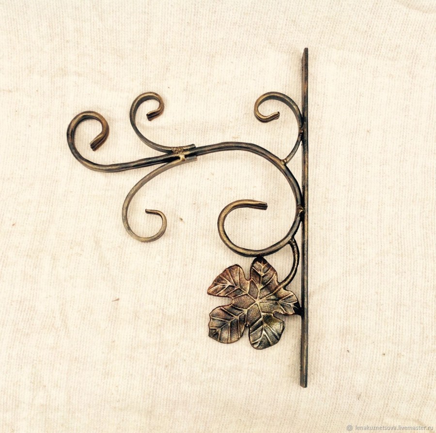 Кованые украшения на стену