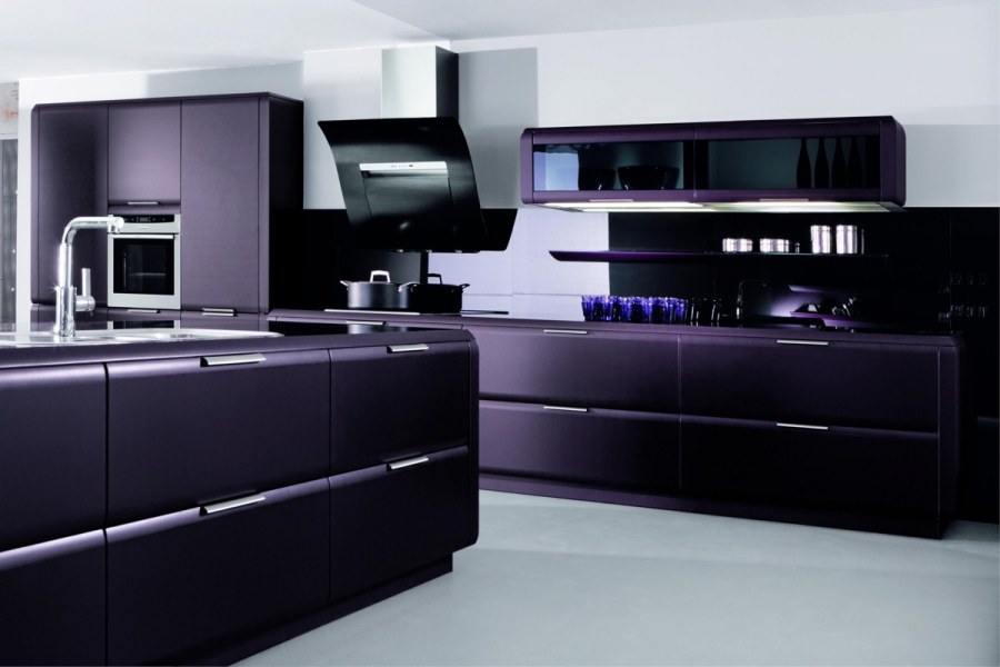 Фиолетовая кухня в стиле Модерн
