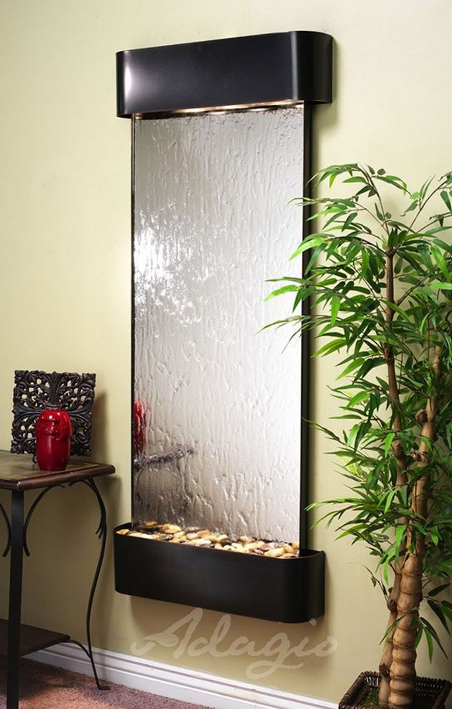 Водопад по камню