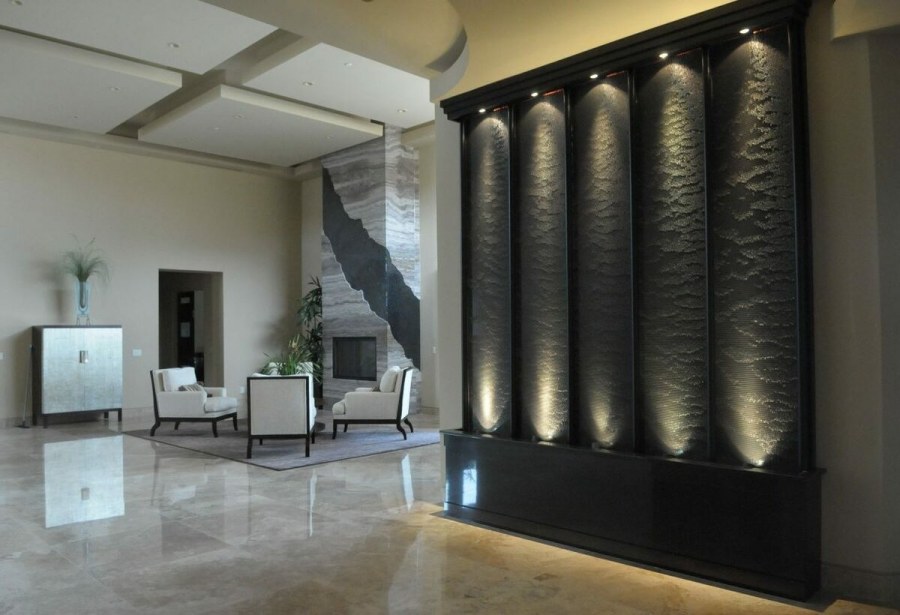 Настенный водопад