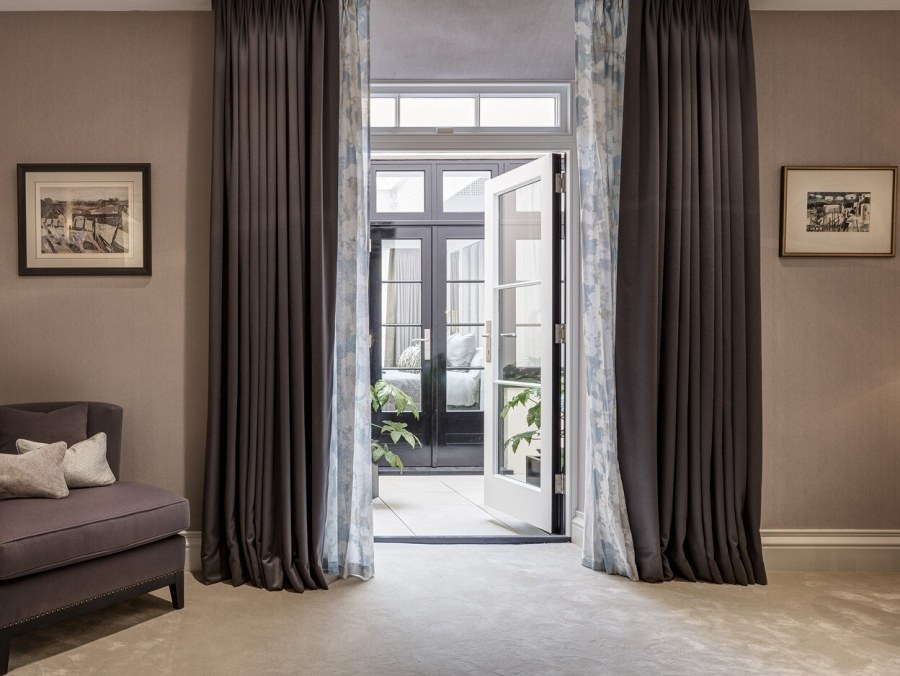 Портьеры на дверной проем