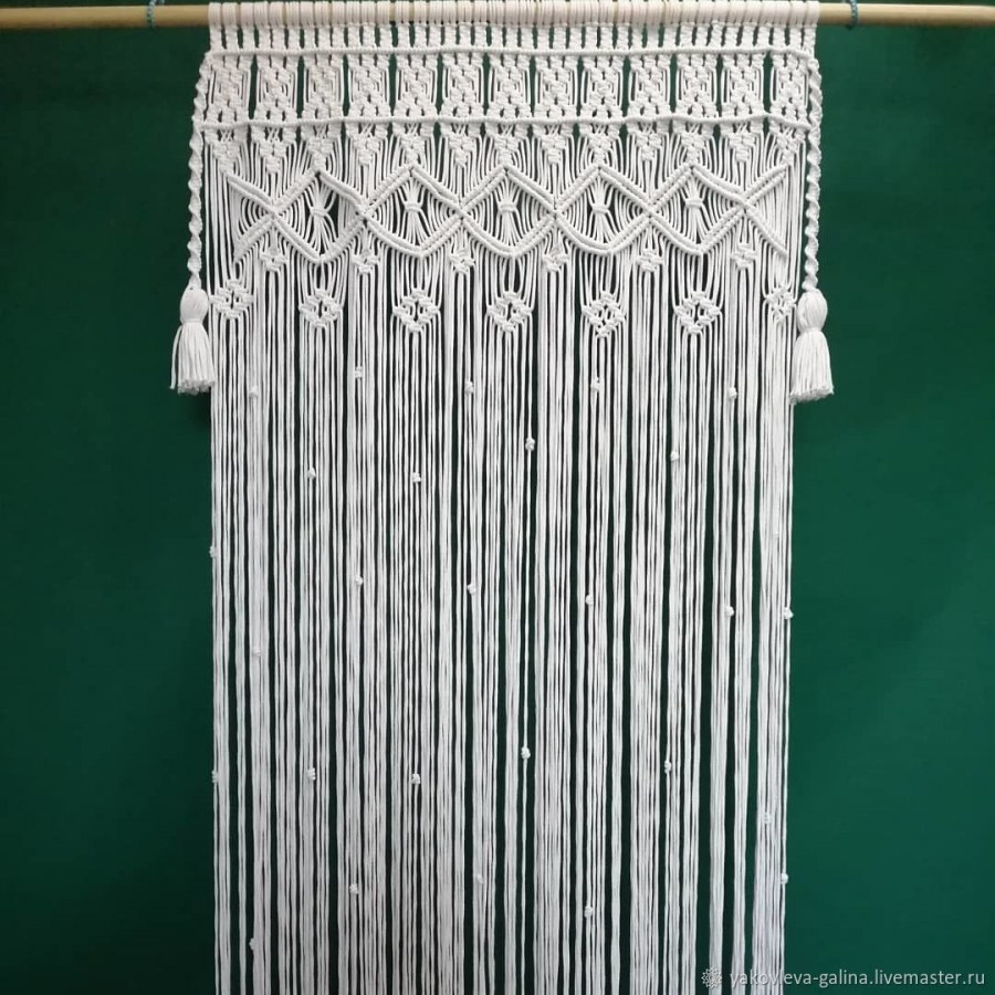 Плетеные шторы на дверь