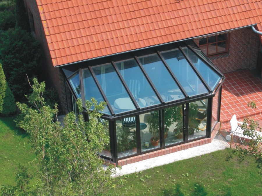 Застекленный зимний сад