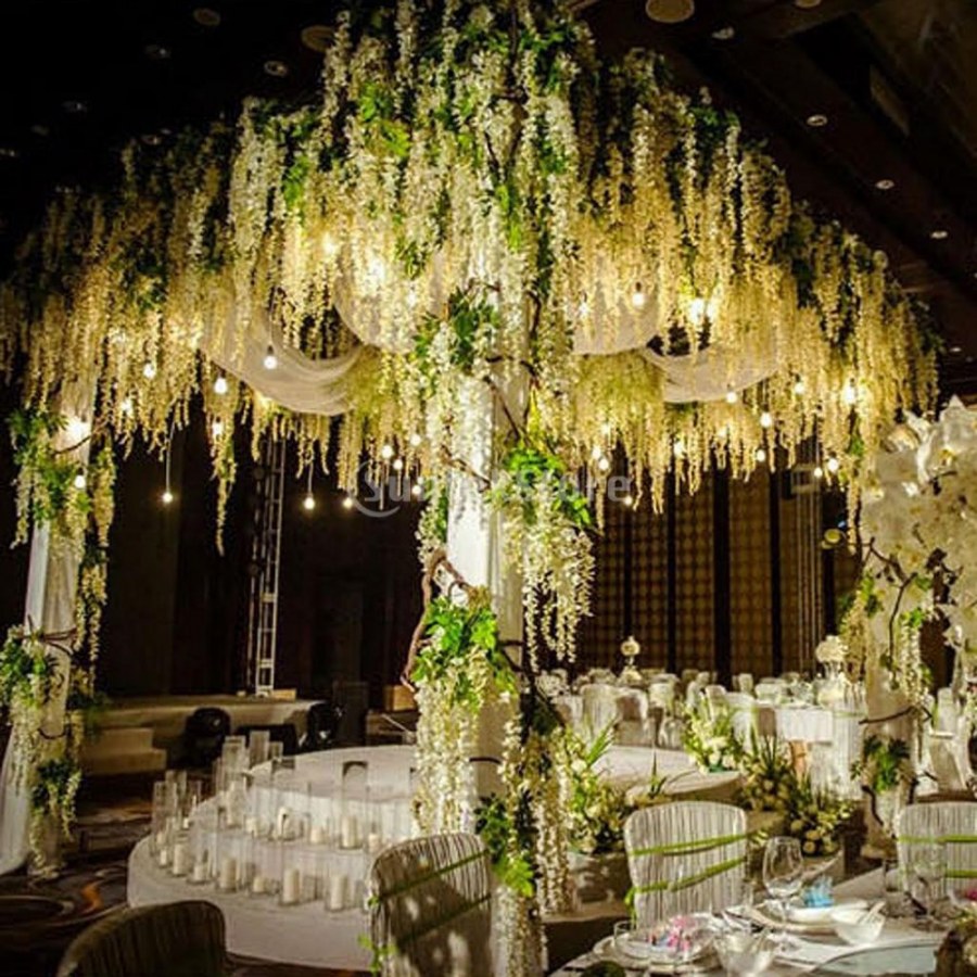 Свисающие цветы декор