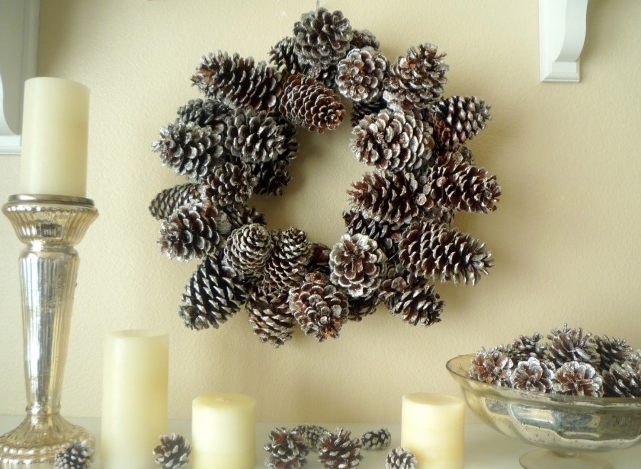 Декор из шишек для дома