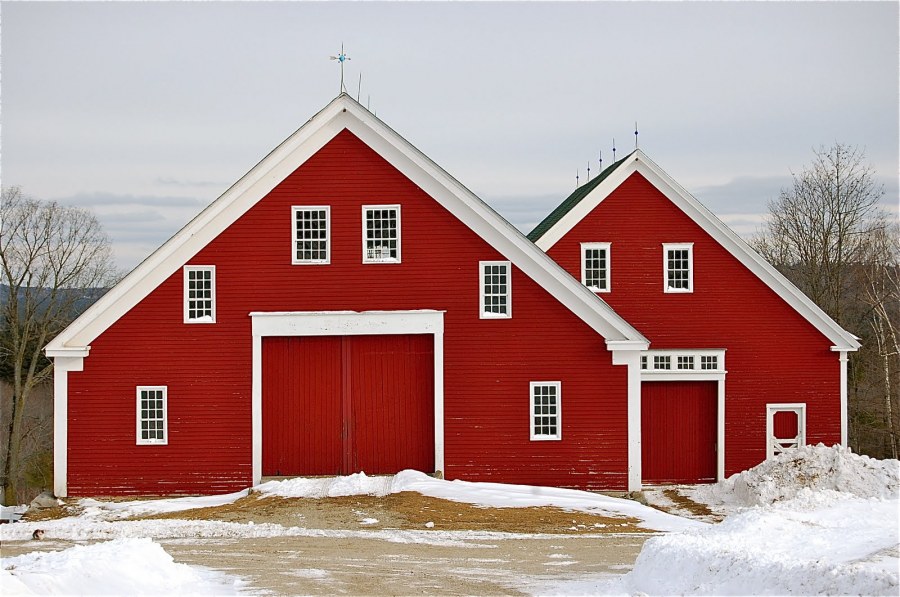 Красный датский домик