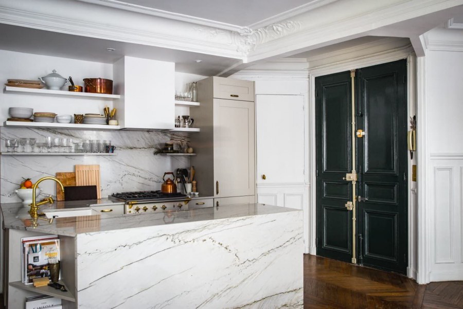 Кухня в стиле парижского кафе