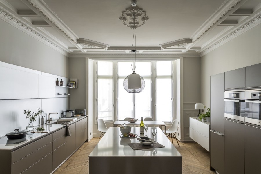 Интерьер кухни в Парижской квартире