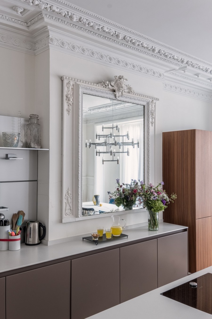 Интерьер кухни в парижском стиле