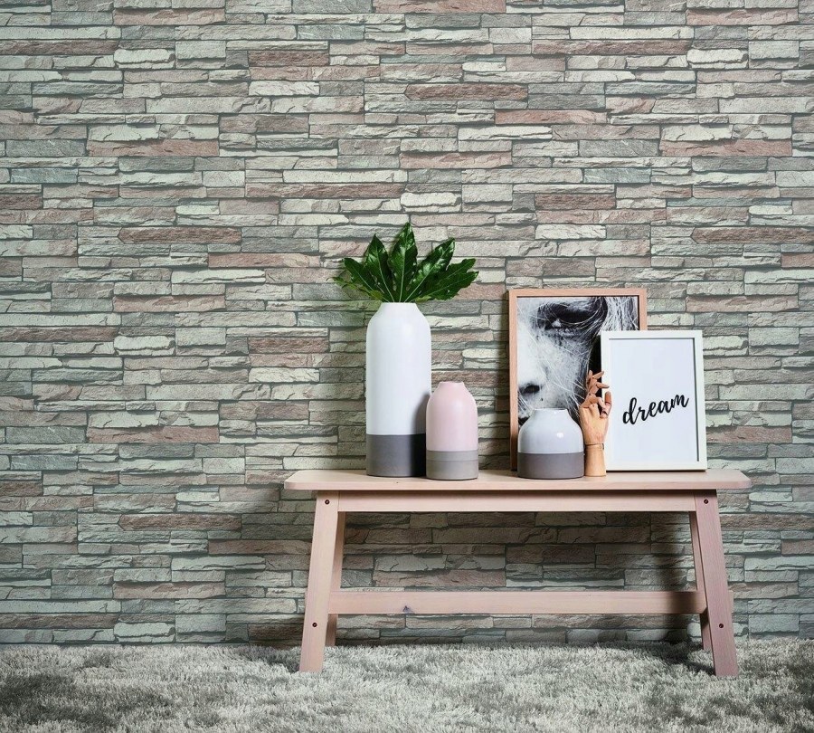 Красная кирпичная стена в интерьере