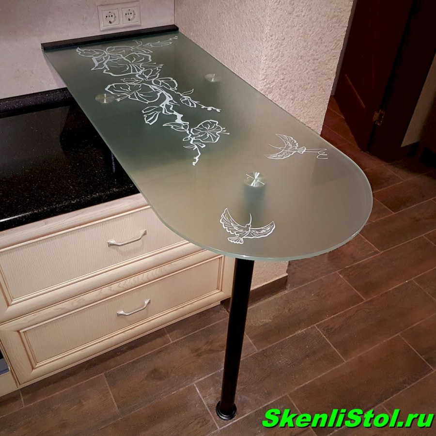 Стеклянная столешница для барной стойки