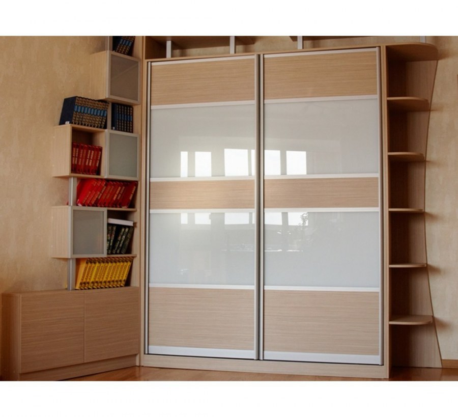 Шкаф купе с полками