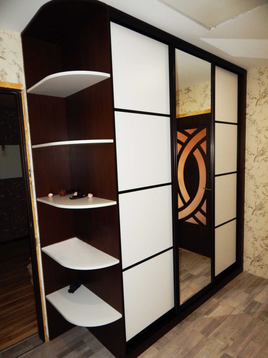 Шкафы купе 130 на 45 внутри с боковой полкой