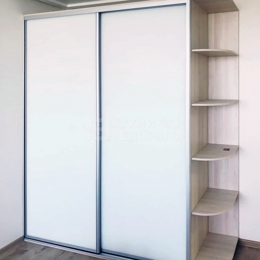 Шкаф купе белый с боковыми полками