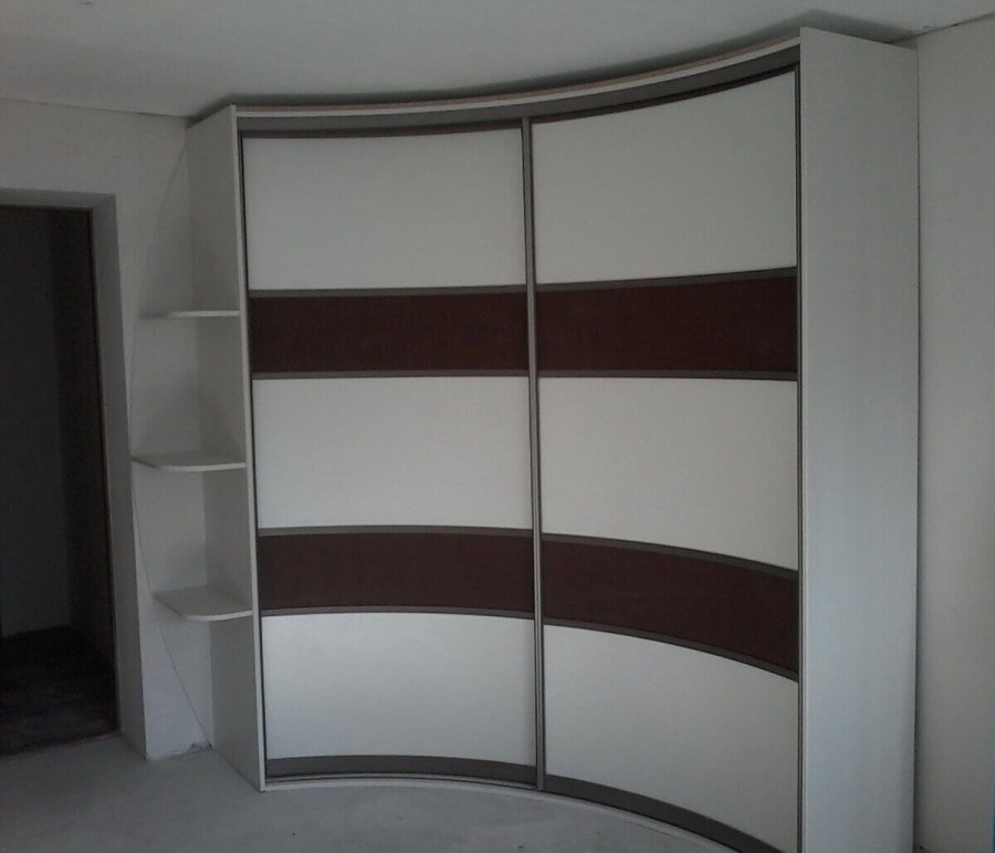 Радиусный угловой шкаф купе 1200