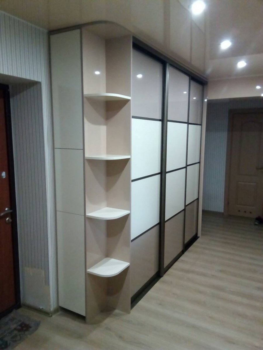 Шкаф купе с открытыми полками сбоку белый аристо