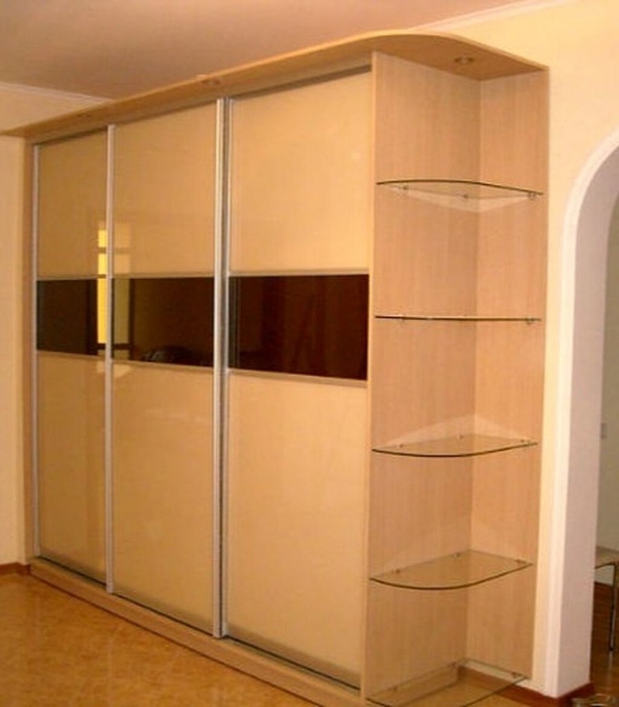 Шкафы купе с боковыми радиусными полками