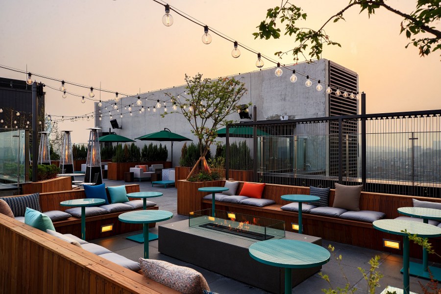 Ресторан с верандой на крыше