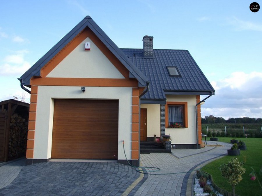 Небольшой домик с гаражом