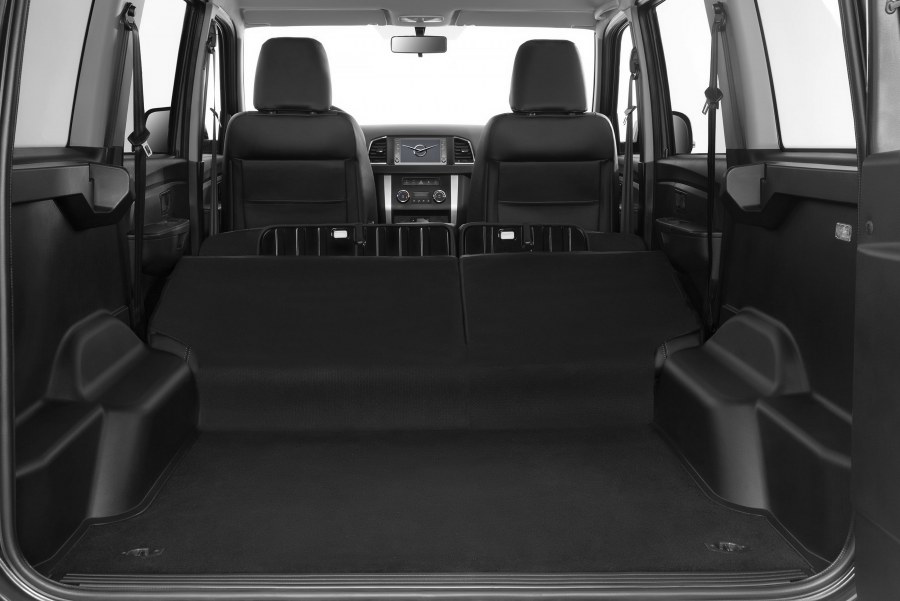 УАЗ Патриот 2014 салон сзади