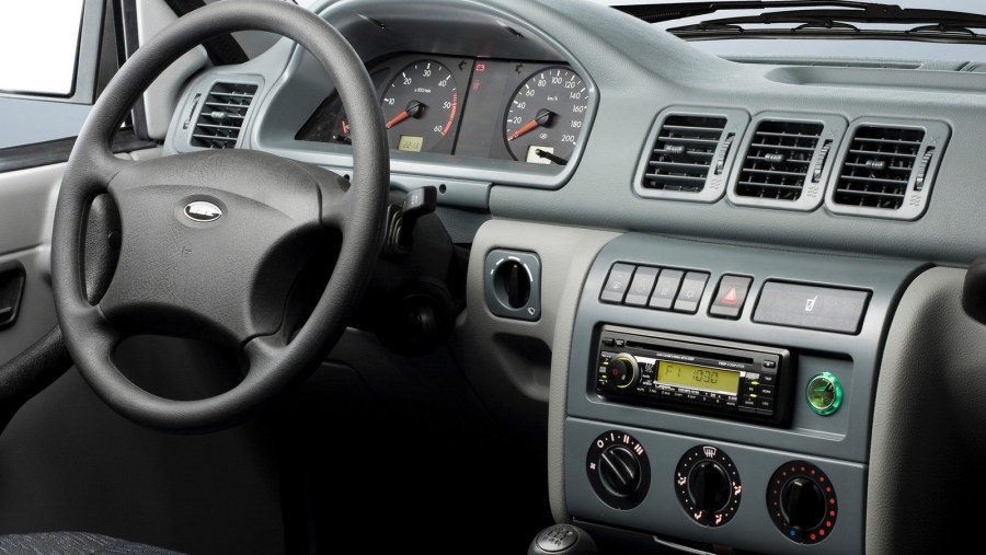 УАЗ Патриот 2010 салон