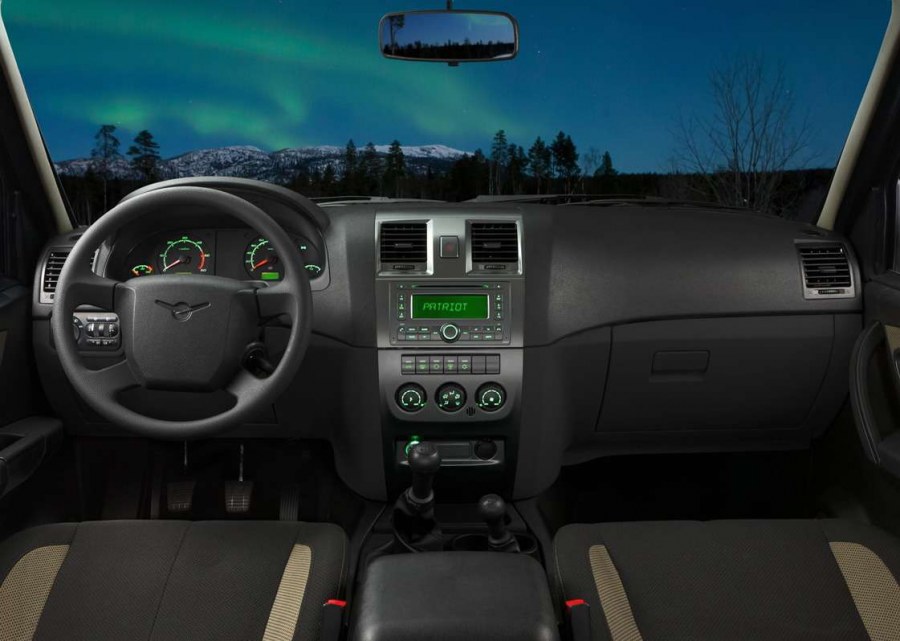 UAZ Patriot 2013 салон