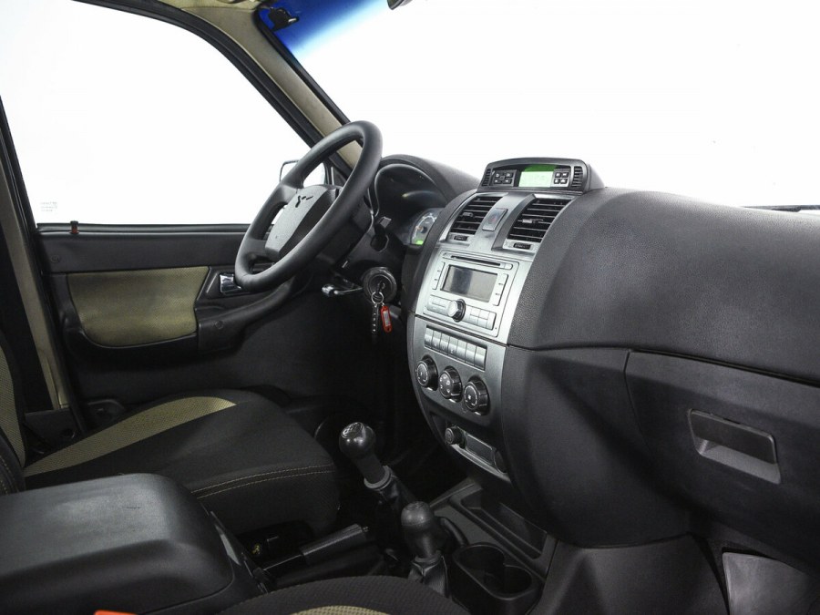 УАЗ Патриот 2012 салон