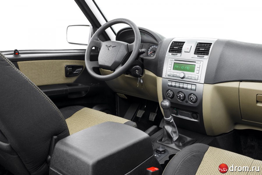 УАЗ Патриот 2012 белый салон