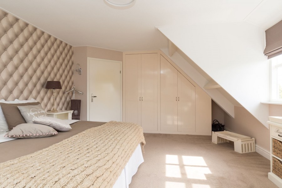 Стеллаж на мансарде