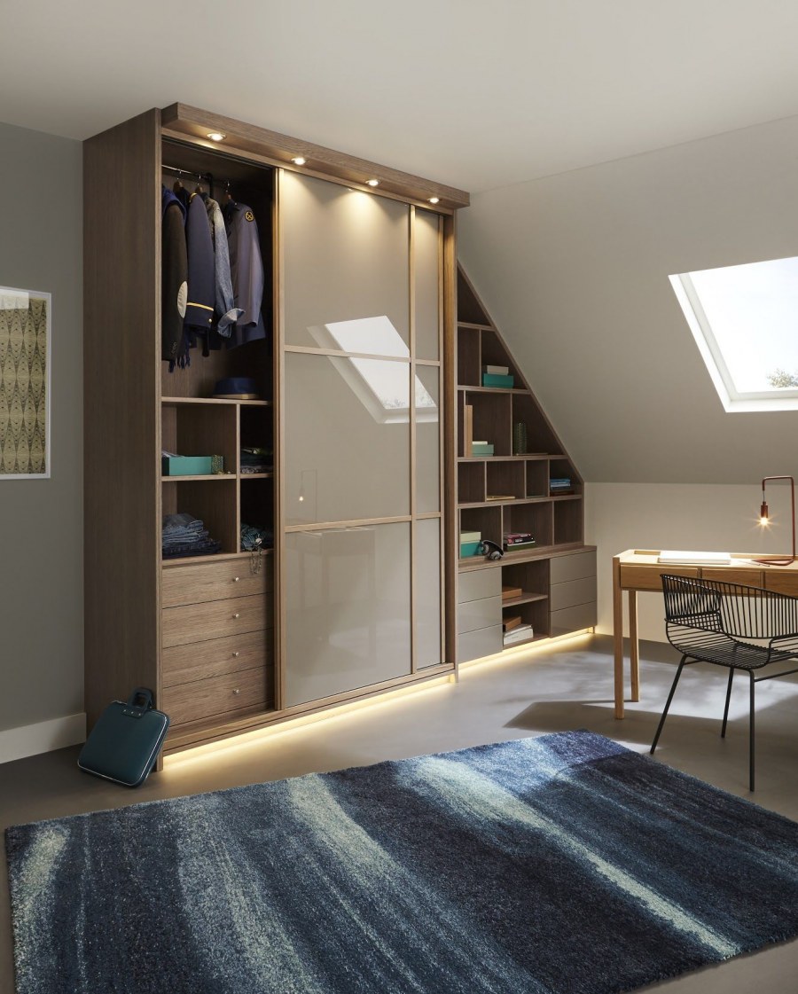 Стеллаж на мансарде