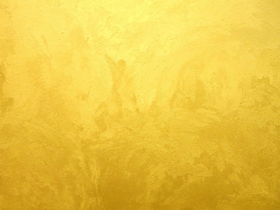 Желтая стена