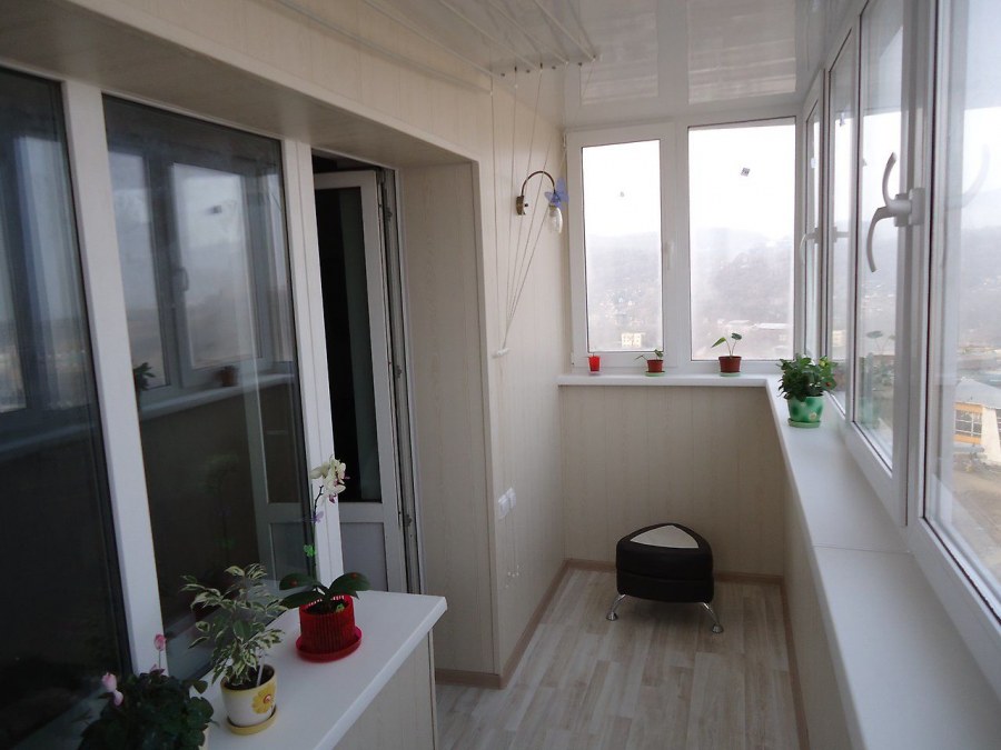 Освещение на балконе