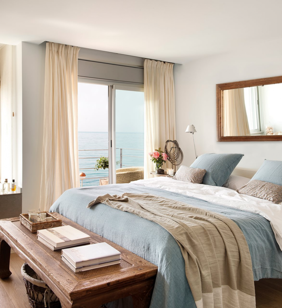 Окно в спальне