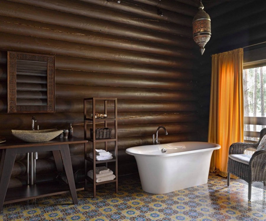 Плитка в бревенчатом доме