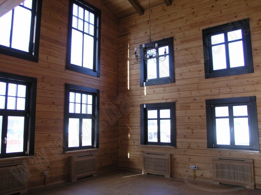 Деревянные дома цвета палисандр