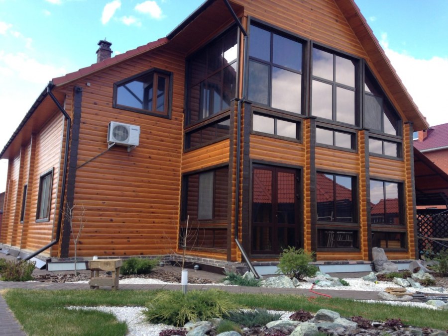 Спальня отделана блок хаусом