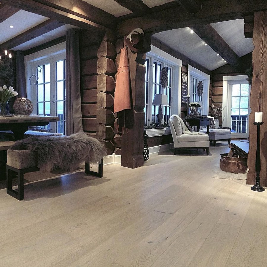 Дом в стиле Шале из деревяшек