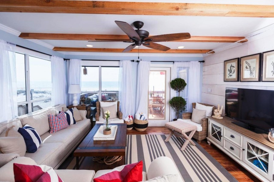 Гостиная комната в морском стиле