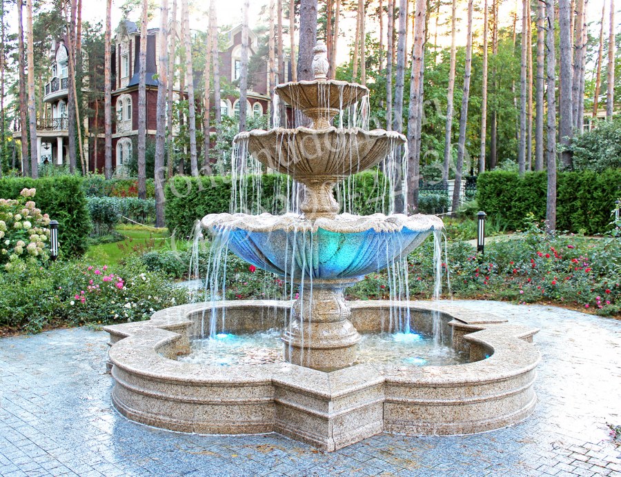 Фонтан в виде цветка